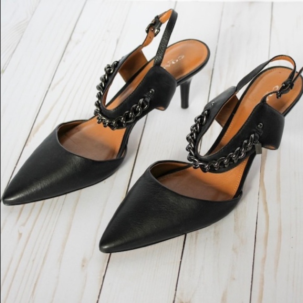 Coach black leather kitten heel pumps size 8